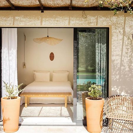 La Roussatino Hotell Saint-Étienne-du-Grès Eksteriør bilde
